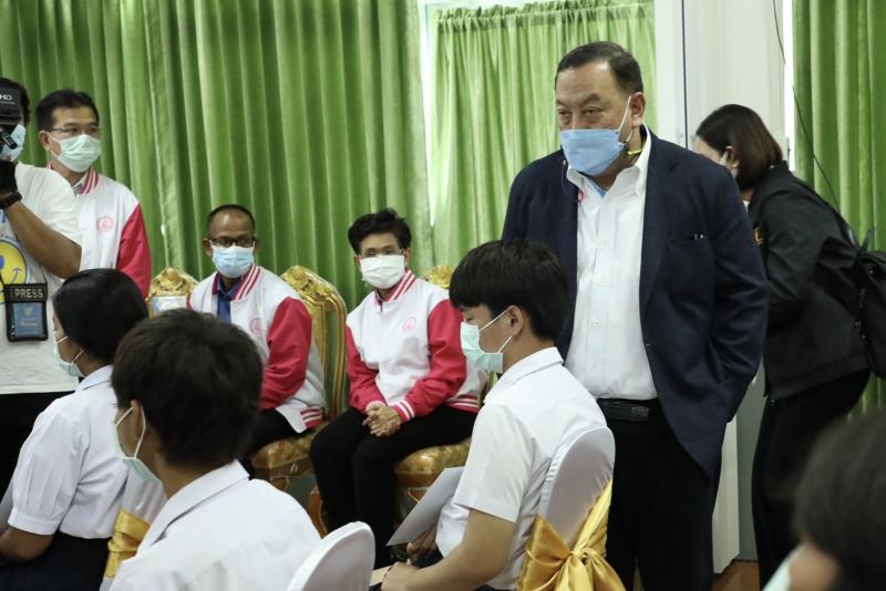 รมว.พม.พร้อมด้วยรม