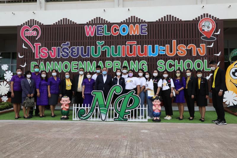 รมว.พม.พร้อมด้วยรม