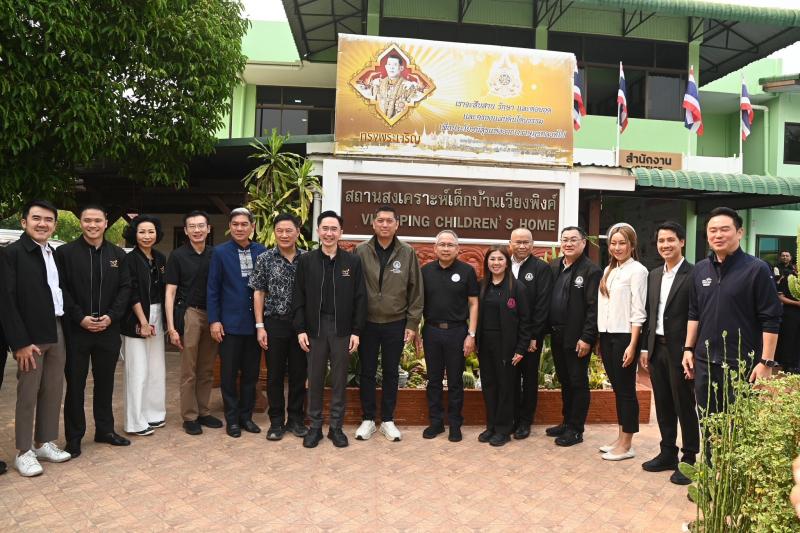 รมว.พม. ลงพื้นที่จ�