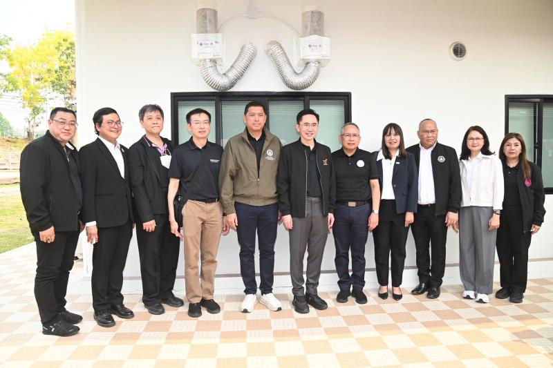 รมว.พม. ลงพื้นที่จ�