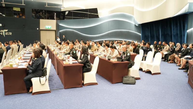 ปลัด พม. ร่วมประชุ�