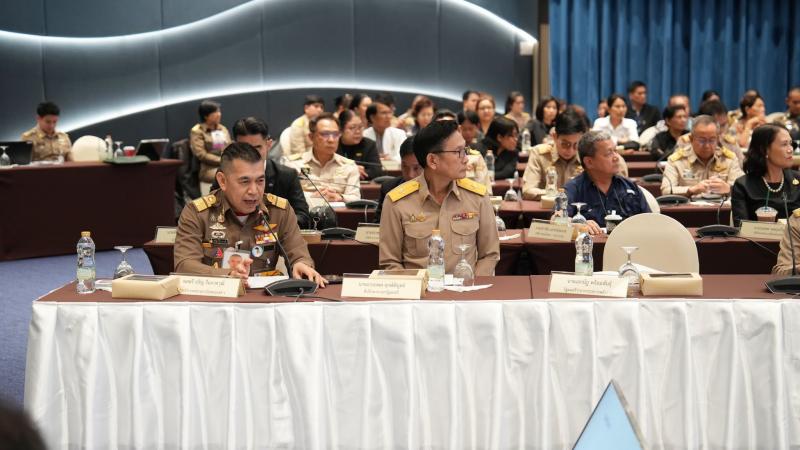 ปลัด พม. ร่วมประชุ�