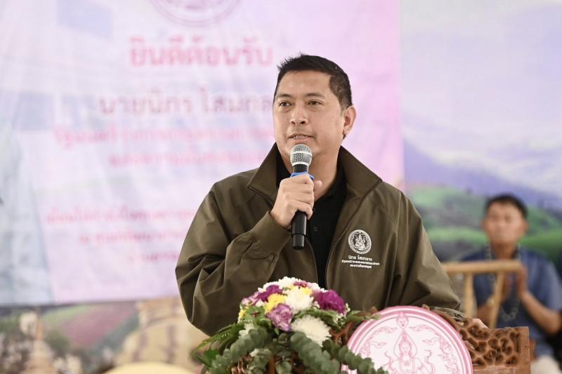 รมว.พม. ลงพื้นที่จ�