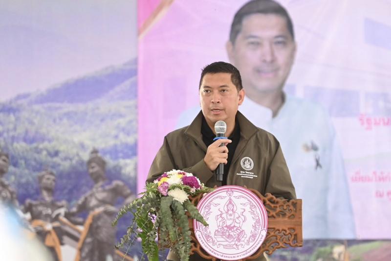 รมว.พม. ลงพื้นที่จ�