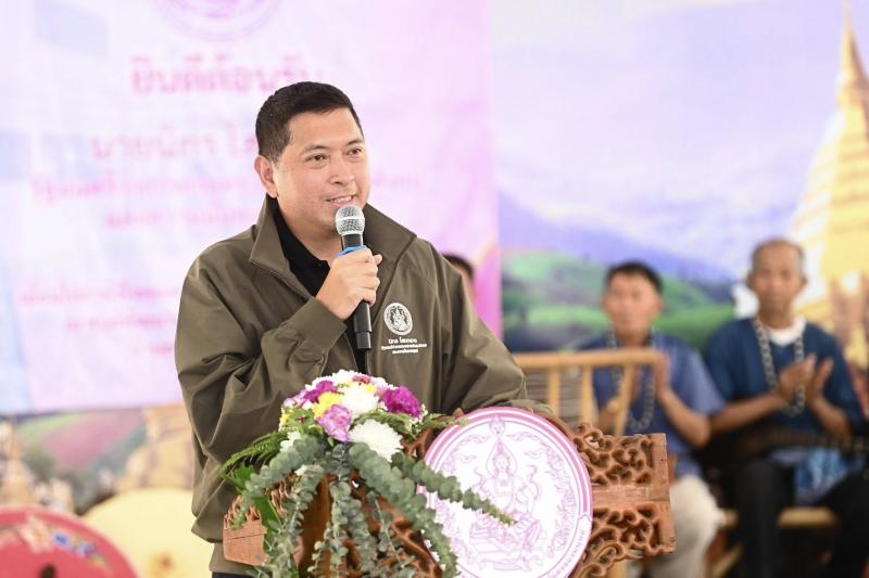 รมว.พม. ลงพื้นที่จ�