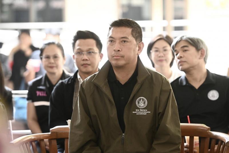 รมว.พม. ลงพื้นที่จ�
