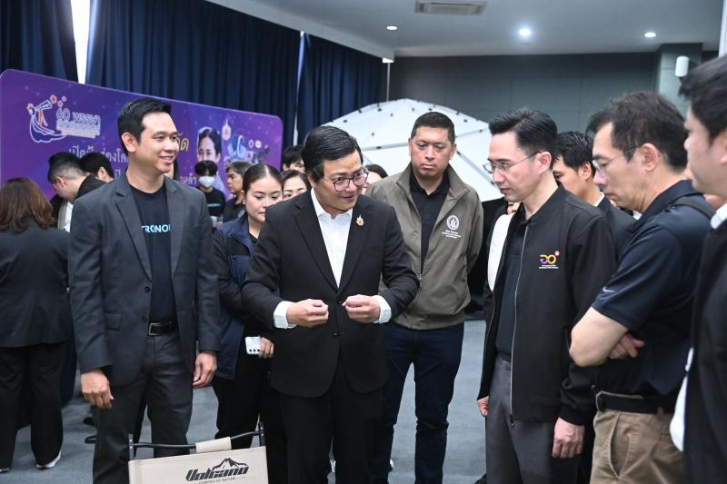 รมว.พม. ร่วมประชุม�