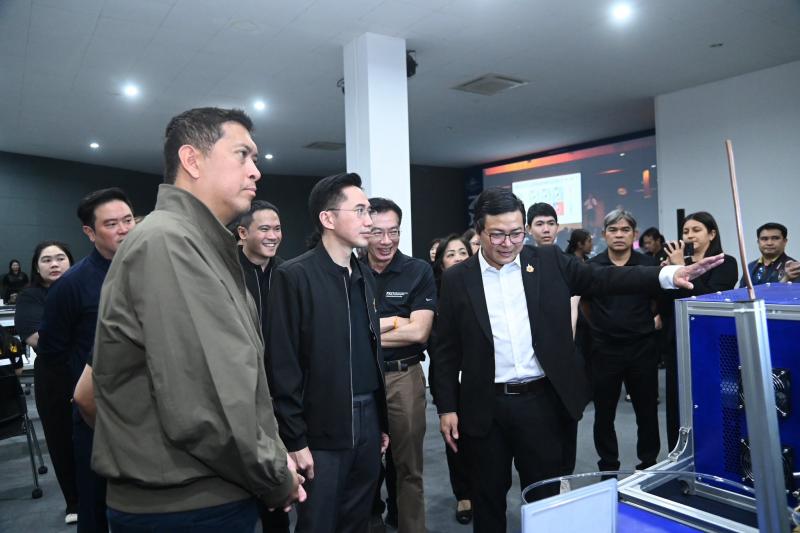รมว.พม. ร่วมประชุม�