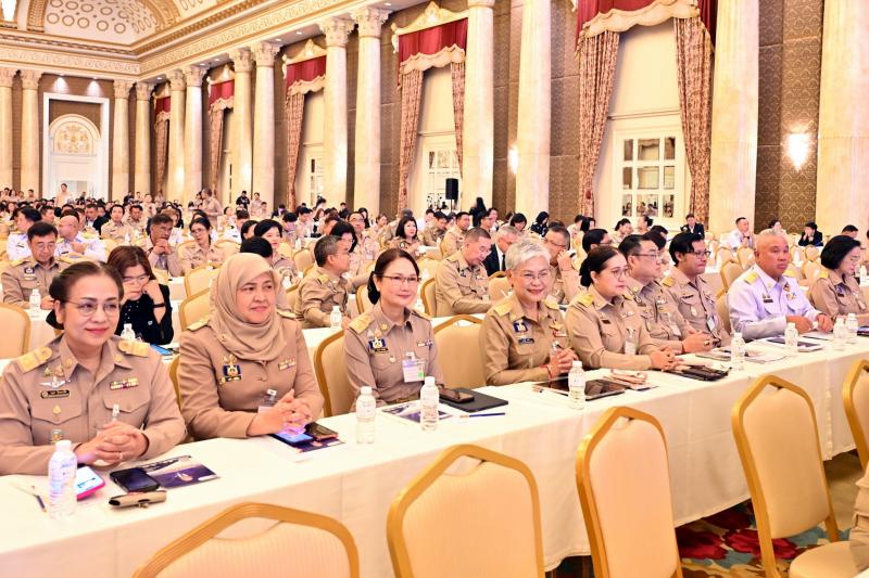 รมว.พม. ร่วมการประ�