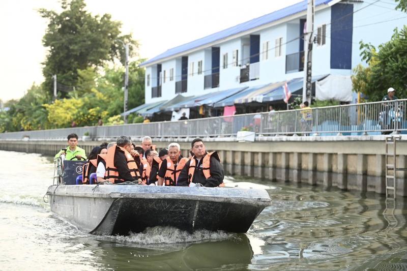 รมว.พม. ลงพื้นที่ต�