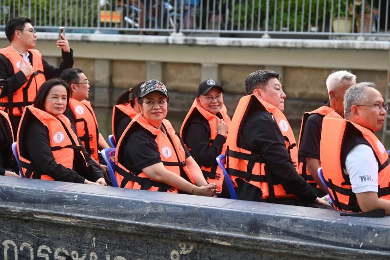 รมว.พม. ลงพื้นที่ต�