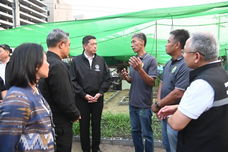 รมว.พม. ลงพื้นที่ต�