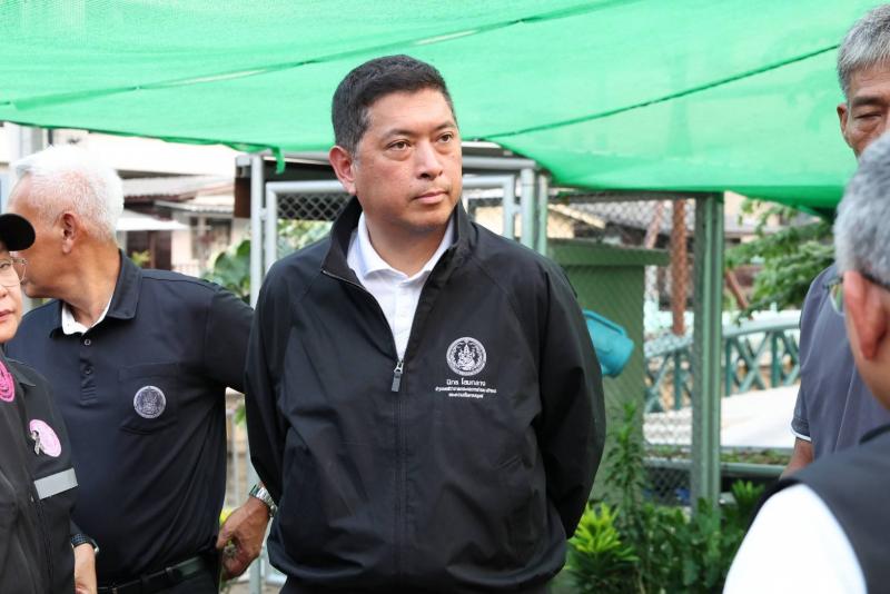 รมว.พม. ลงพื้นที่ต�