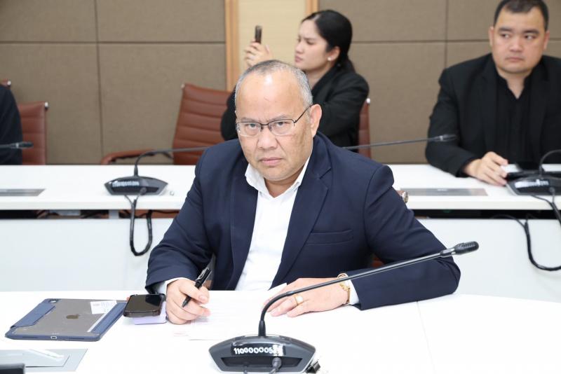 ปลัด พม. เป็นประธา�