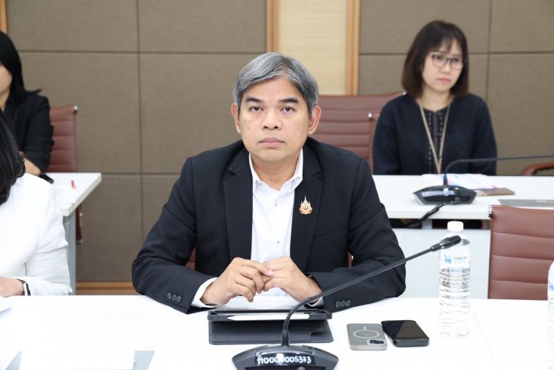 ปลัด พม. เป็นประธา�