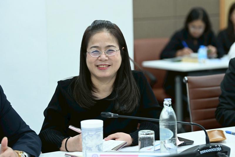 นายนิกร โสมกลาง รั