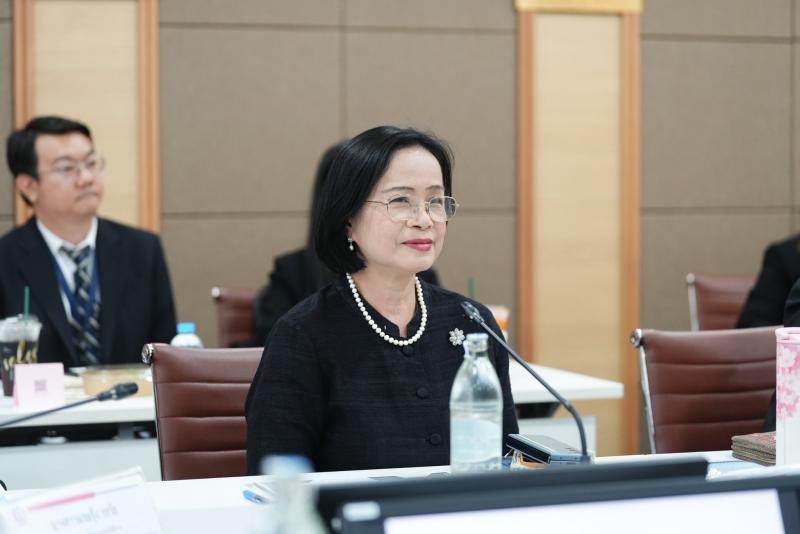 นายนิกร โสมกลาง รั