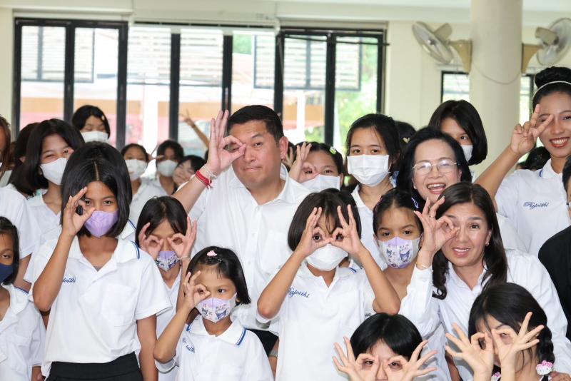 "นิกร" เยี่ยมกร�