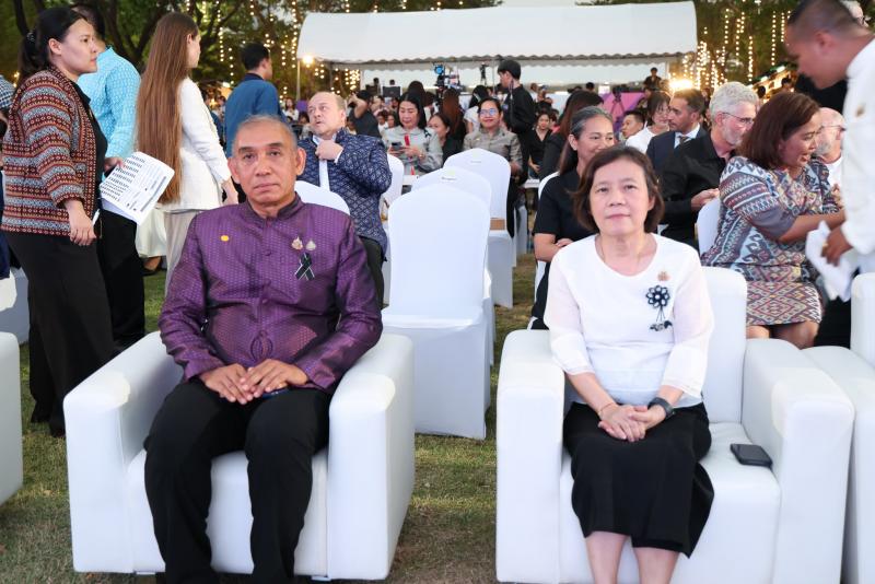 นางสาวสุนีย์ ศรีส�