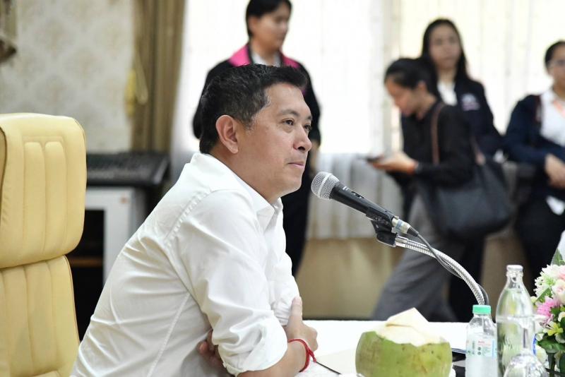รมว.พม. ลงพื้นที่ต�