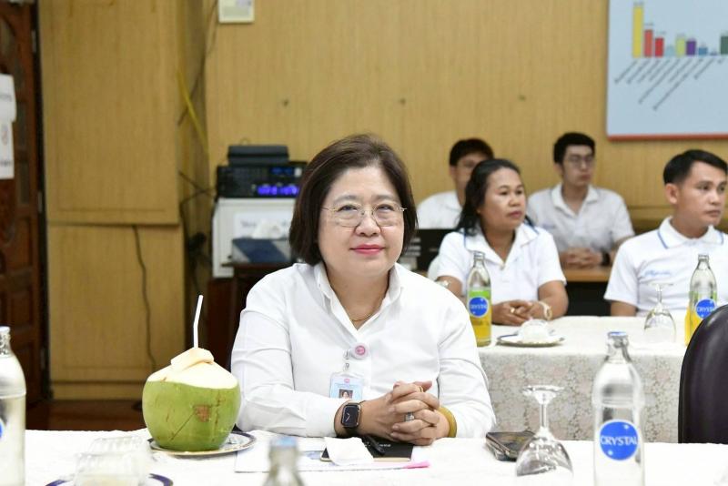 รมว.พม. ลงพื้นที่ต�