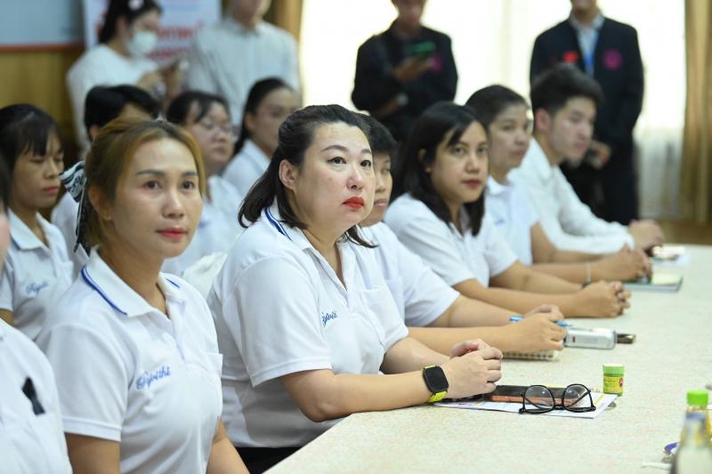 รมว.พม. ลงพื้นที่ต�