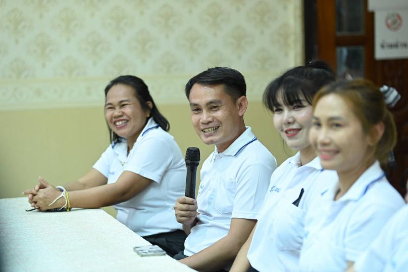 รมว.พม. ลงพื้นที่ต�