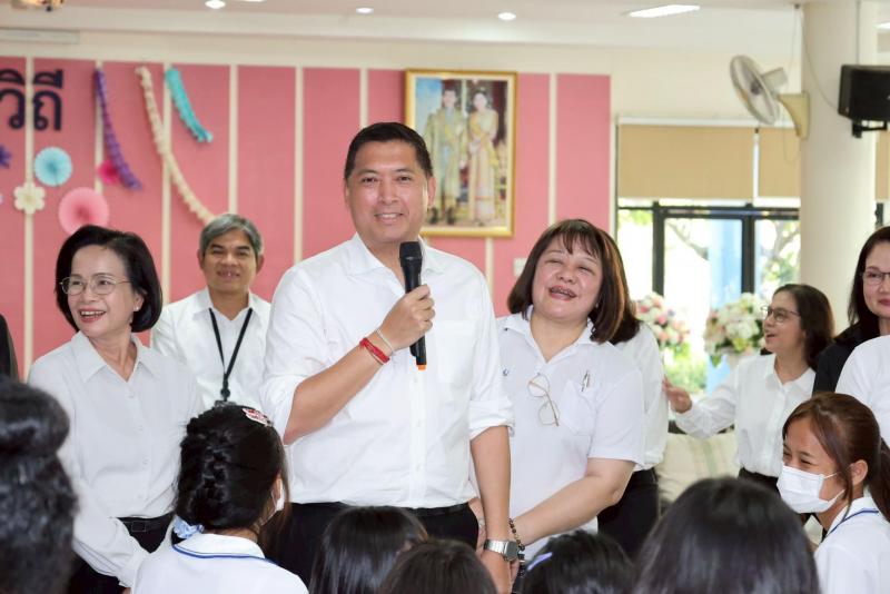 รมว.พม. ลงพื้นที่ต�