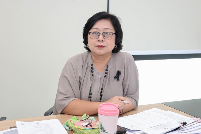 นางศิริลักษณ์  มีม