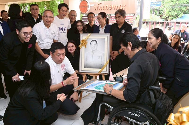 "นิกร" นำทีม พม. �