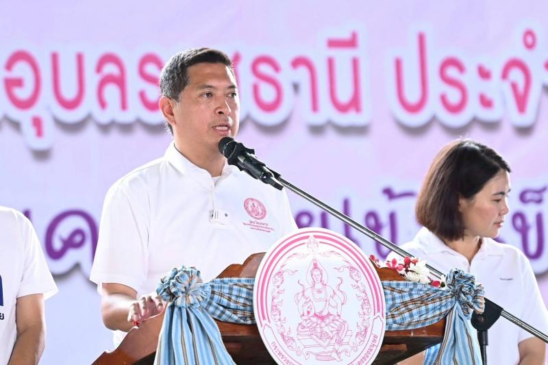 "นิกร" นำทีม พม. �