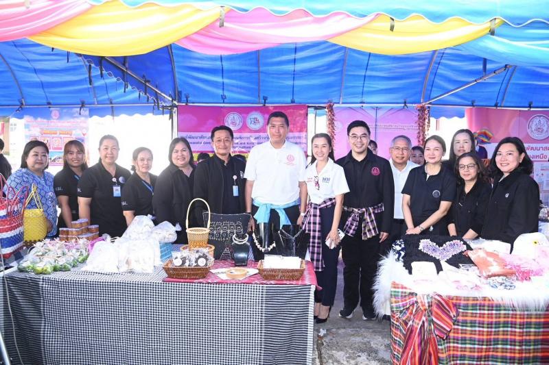 "นิกร" นำทีม พม. �