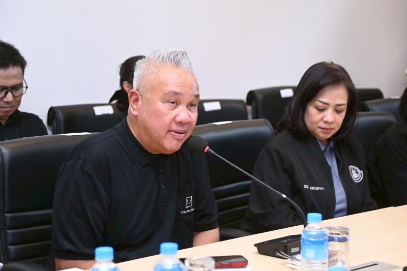 รมว.พม. ลงพื้นที่ต�