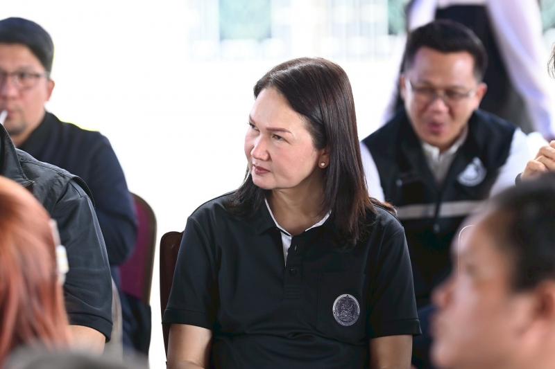 รมว.พม. ลงพื้นที่จ�