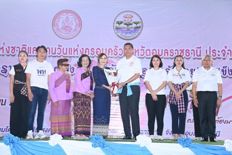 รมว.พม. ลงพื้นที่จ�