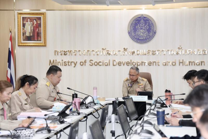 ปลัด พม. เป็นประธา�