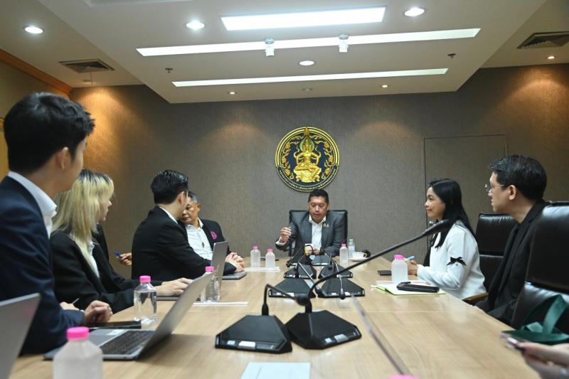 รมว.พม. ให้คณะผู้บ�