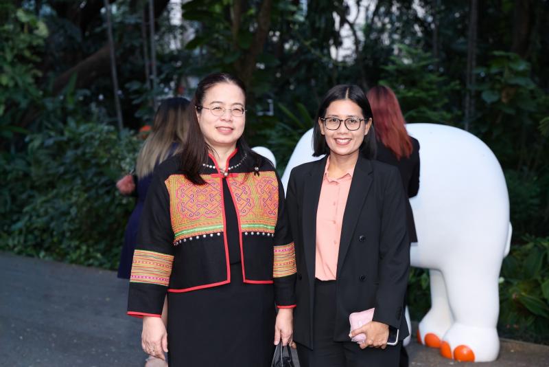 นางเตือนใจ คงสมบั�