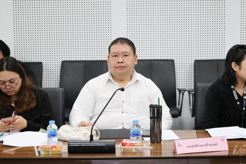 นางเตือนใจ คงสมบั�
