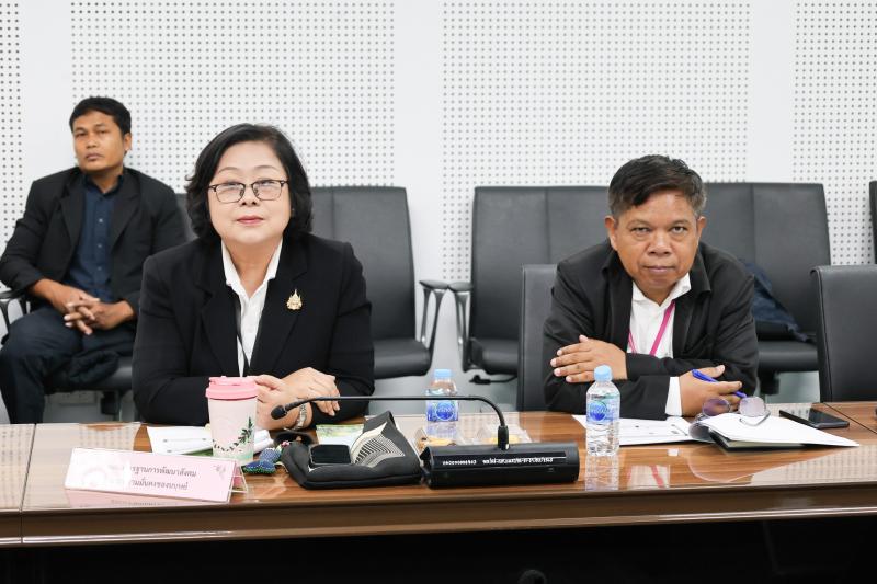 นางเตือนใจ คงสมบั�