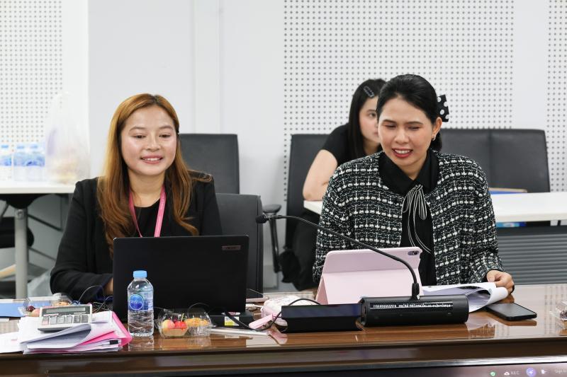 นางเตือนใจ คงสมบั�