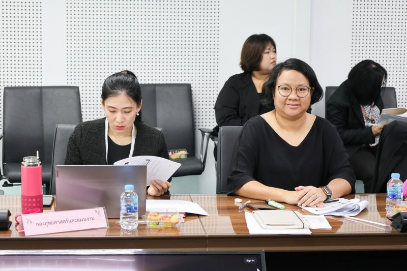 นางเตือนใจ คงสมบั�