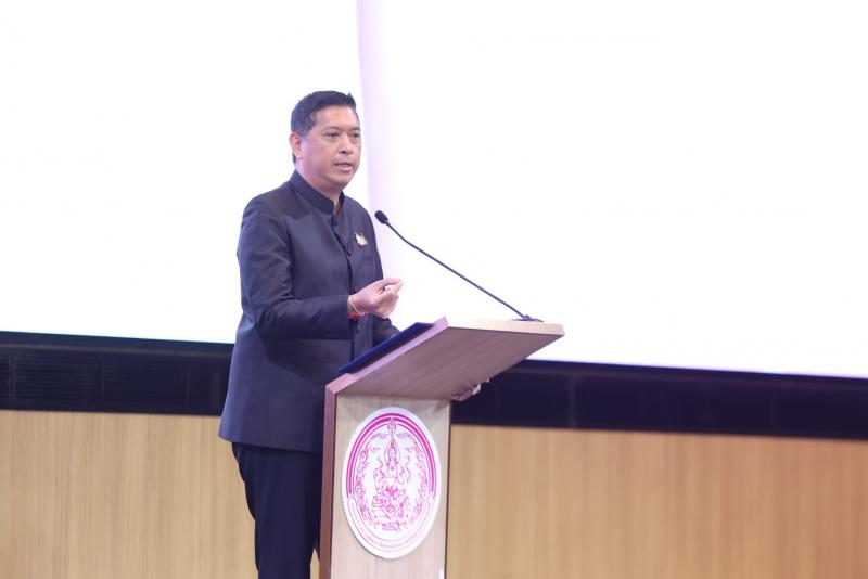 รมว.พม. เป็นประธาน�