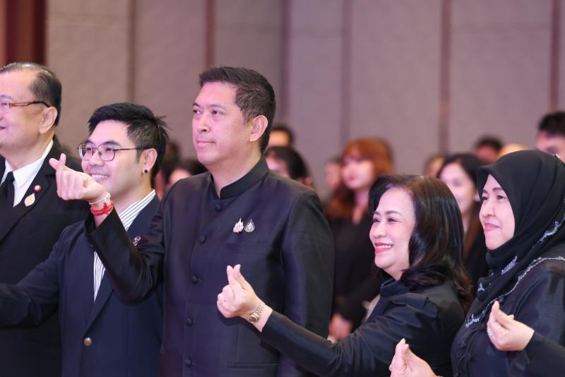รมว.พม. เป็นประธาน�