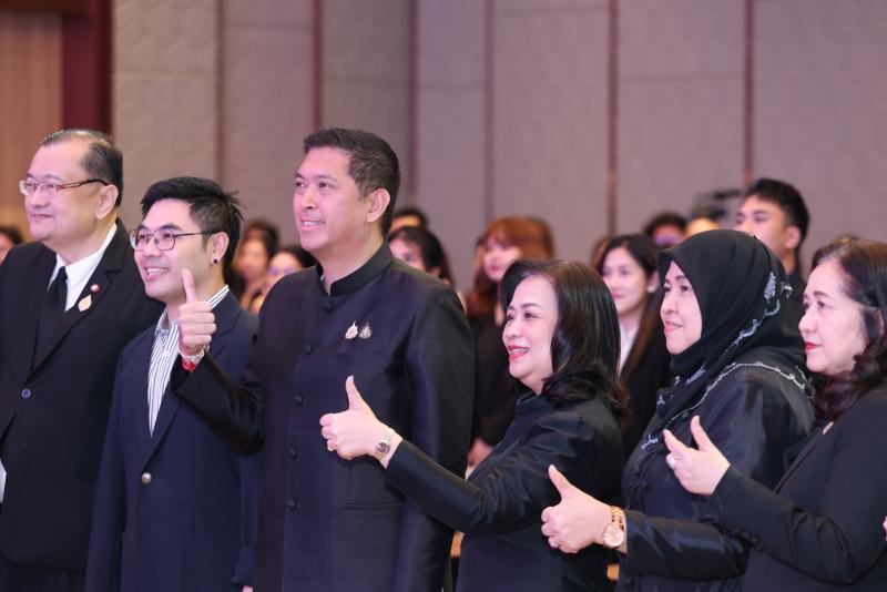รมว.พม. เป็นประธาน�