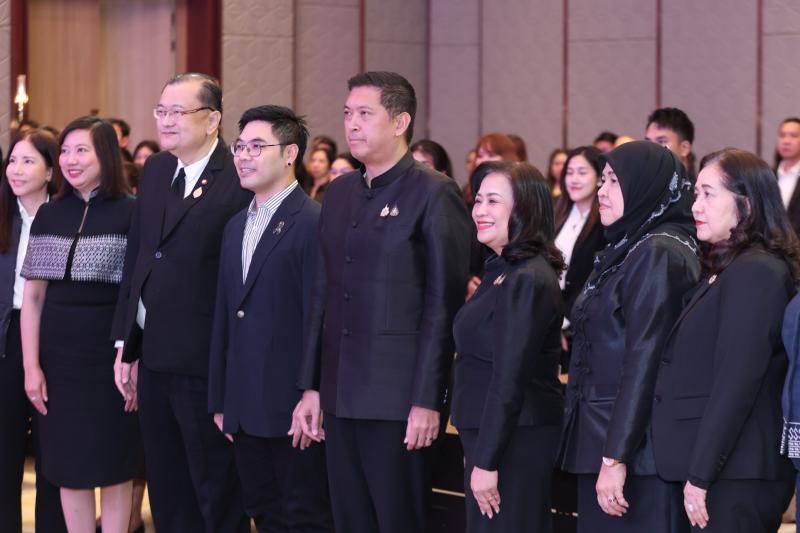 รมว.พม. เป็นประธาน�