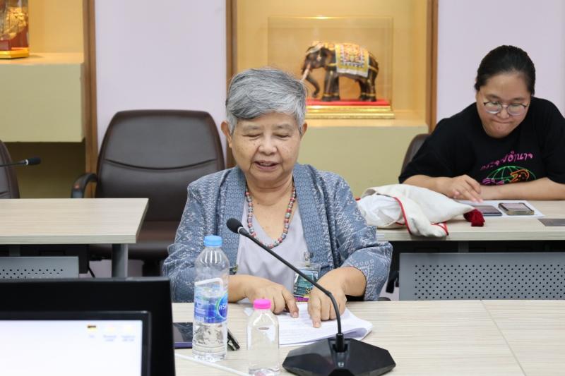 นายชนินทร์ รุ่งธน�