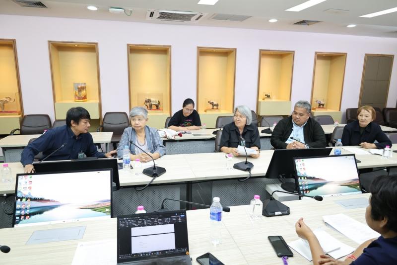 นายชนินทร์ รุ่งธน�