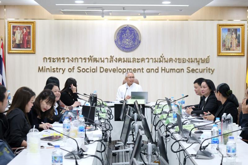 ปลัด พม. เป็นประธา�