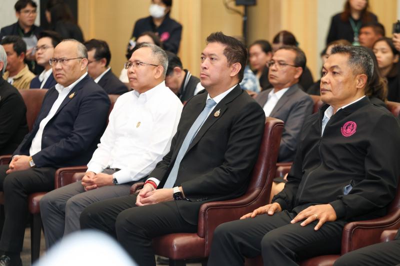 รมว.พม. เป็นประธาน�